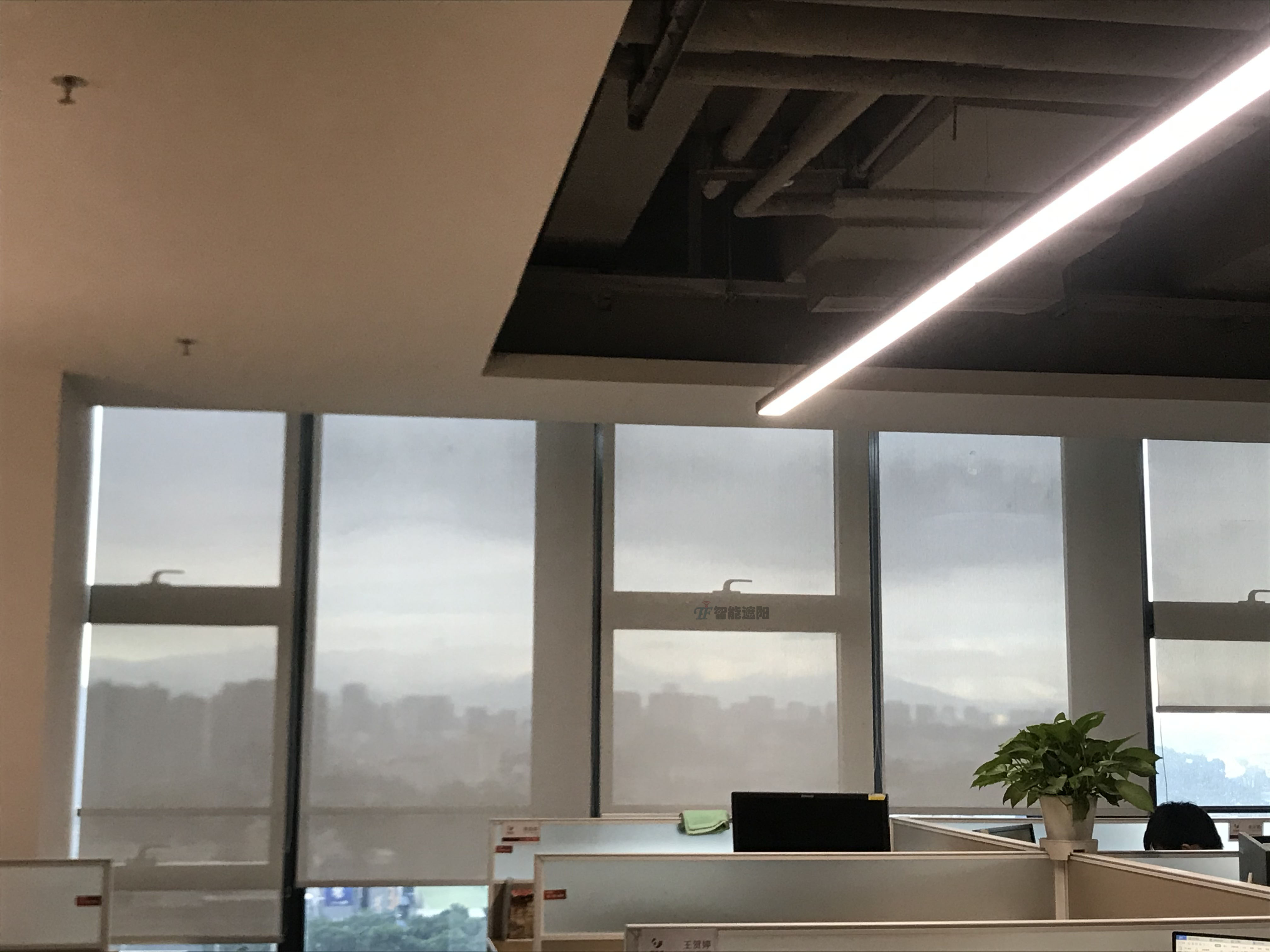 利亚德南方LED产业园--电动卷帘